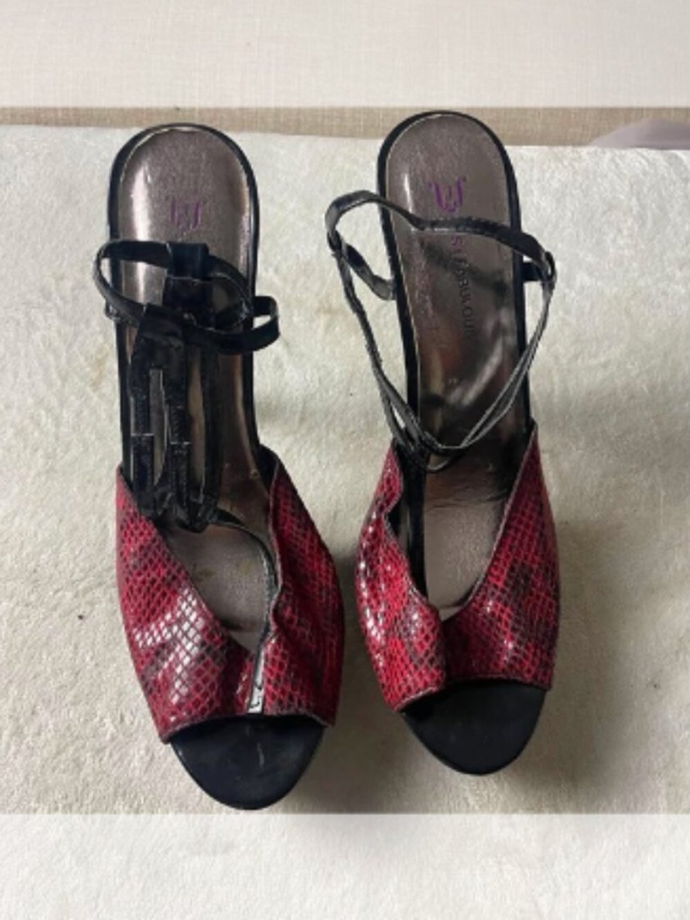 EUC JustFab Red & Black Reptile Print Platform High Heels size 10